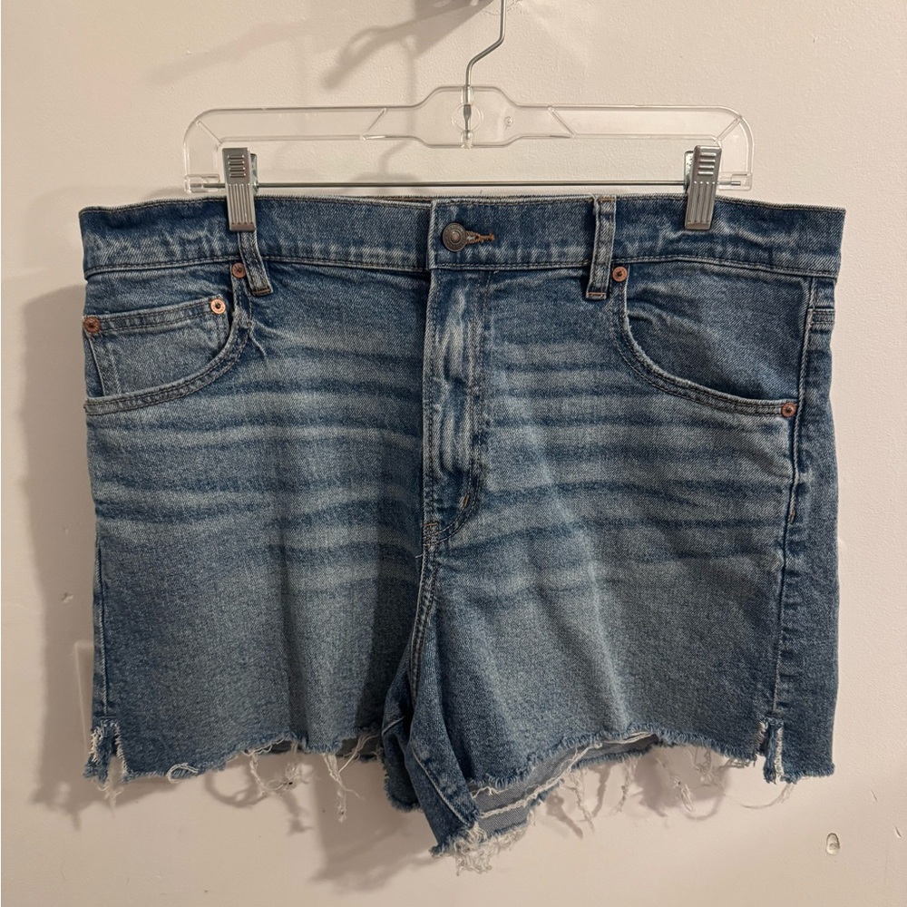 AE Stretch Highest Waist 90’s Boyfriend Shorts - Size 16